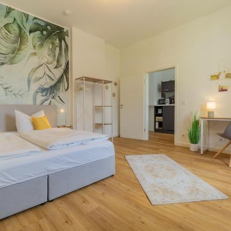 Modernes Apartment - Zentral, Ruhig, Wlan, Netflix, Kueche, Schreibtisch, Parkplatz, Waschtrockner Cottbus Exteriör bild