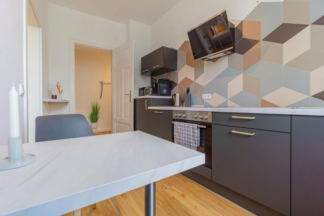 Modernes Apartment - Zentral, Ruhig, Wlan, Netflix, Kueche, Schreibtisch, Parkplatz, Waschtrockner Cottbus Exteriör bild