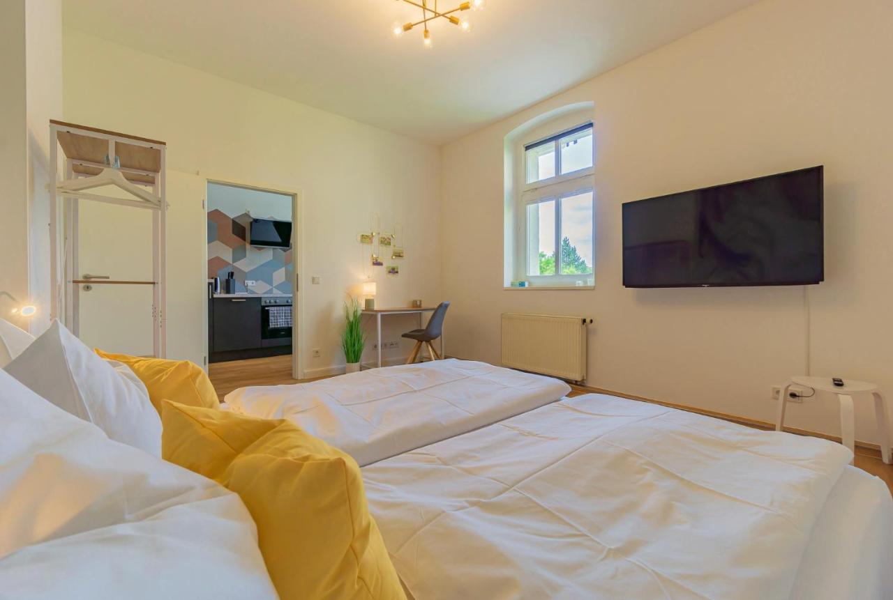 Modernes Apartment - Zentral, Ruhig, Wlan, Netflix, Kueche, Schreibtisch, Parkplatz, Waschtrockner Cottbus Exteriör bild